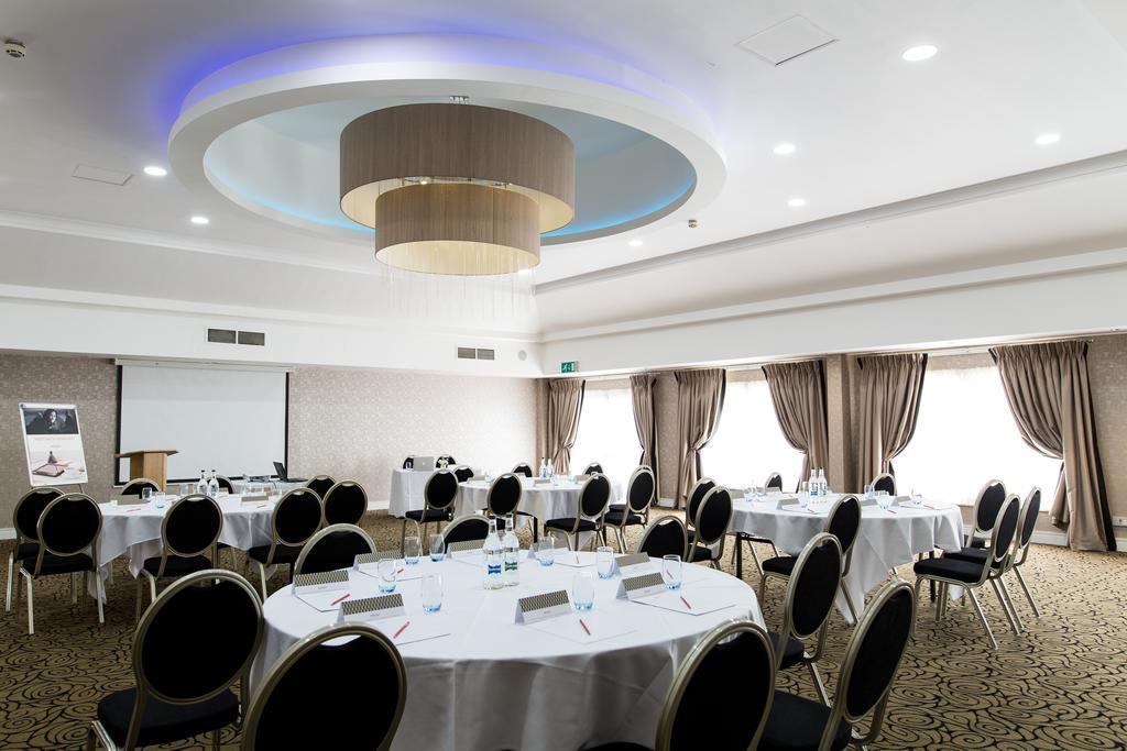 Mercure Newcastle George Golf & 4*